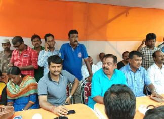 ইন্ডিয়ান অয়েলের বটলিং প্ল্যান্টে শ্রমিক বিক্ষোভ