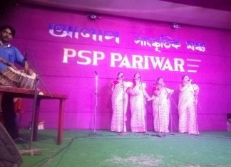 গণেশ উৎসবের মেলায় রবিবাসরীয় ভীড়