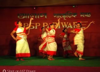 আলাপের মঞ্চে আকর্ষনীয় নৃত্যানুষ্ঠান