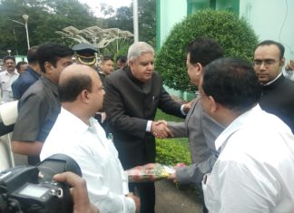 শান্তিনিকেতনের পথে দুর্গাপুরে রাজ্যপাল