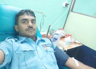 মূমূর্ষ রোগীর পাশে সিভিক ভলান্টিয়ার হেমন্ত মিত্র