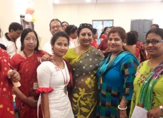 নারী দিবসে দুর্গাপুরে স্বেচ্ছায় রক্ত দিলেন নারীরা