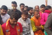 দুর্গাপুরে মকর সংক্রান্তির পূণ্য স্নান করলেন সৌমিত্র খা