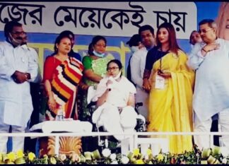 সায়ন্তিকার চোখ দিয়ে বাঁকুড়াকে দেখতে চান মমতা