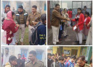 পরীক্ষার্থীদের সাহস ও উৎসাহ দিতে ছাত্রছাত্রীদের ফুল ও পেন উপহার পুলিশ কর্তাদের