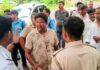 রাস্তার ধারে পার্কিংয়ের বিরুদ্ধে কড়া পদক্ষেপ দুর্গাপুরের মুচিপাড়া ট্রাফিক পুলিশের